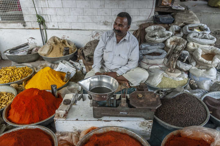 38 - India - Jaipur - vendedor de especias